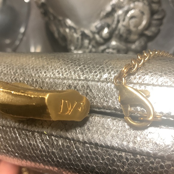 Diane Von Furstenberg Lytton Small Silver Leather Clutch - Picture 6 of 17